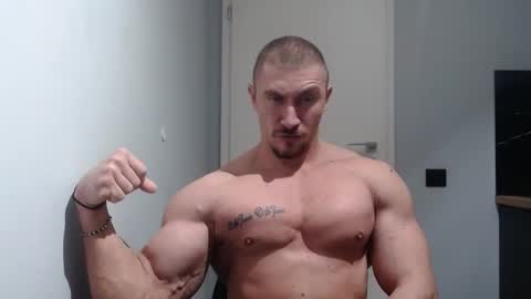  ------- SEX SHOW WITH GUYS AND GIRLS  MUSCLE SHOW online show from December 1, 5:46 pm