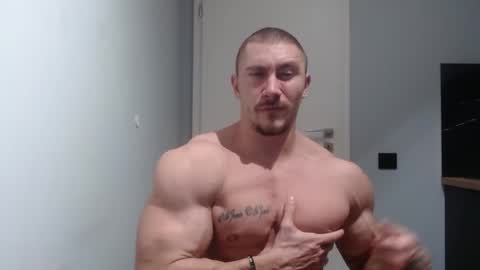  ------- SEX SHOW WITH GUYS AND GIRLS  MUSCLE SHOW online show from December 4, 1:03 am