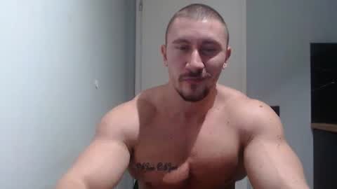  ------- SEX SHOW WITH GUYS AND GIRLS  MUSCLE SHOW online show from December 5, 7:17 pm