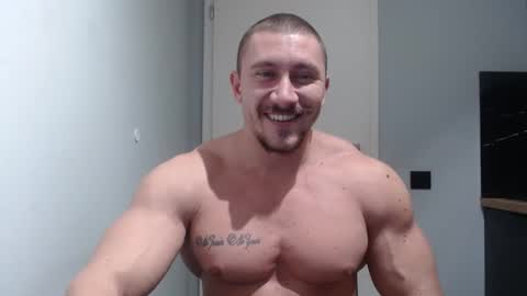  ------- SEX SHOW WITH GUYS AND GIRLS  MUSCLE SHOW online show from December 11, 11:54 pm