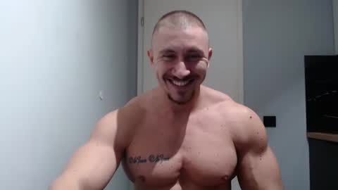  ------- SEX SHOW WITH GUYS AND GIRLS  MUSCLE SHOW online show from December 21, 6:34 pm