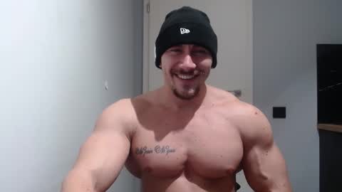  ------- SEX SHOW WITH GUYS AND GIRLS  MUSCLE SHOW online show from January 4, 10:24 pm