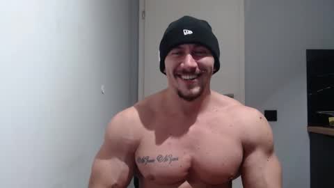 ------- SEX SHOW WITH GUYS AND GIRLS  MUSCLE SHOW online show from January 7, 7:28 pm