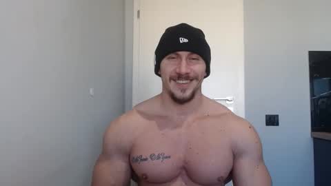  ------- SEX SHOW WITH GUYS AND GIRLS  MUSCLE SHOW online show from January 11, 1:01 pm