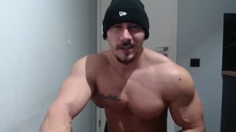  ------- SEX SHOW WITH GUYS AND GIRLS  MUSCLE SHOW online show from January 16, 10:12 pm