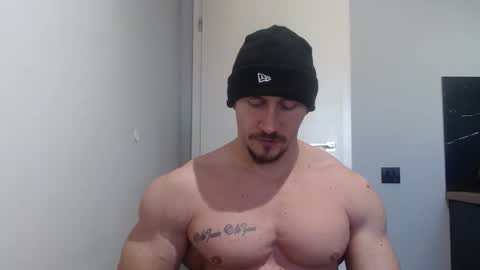  ------- SEX SHOW WITH GUYS AND GIRLS  MUSCLE SHOW online show from February 9, 1:46 pm