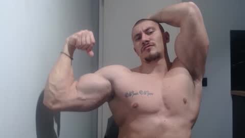  ------- SEX SHOW WITH GUYS AND GIRLS  MUSCLE SHOW online show from February 20, 7:41 pm
