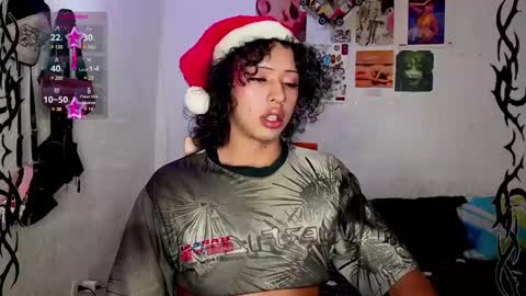 Snapshot of angelsdustxxx chatting on December 23, 5:00 pm online show from December 23, 5:00 pm