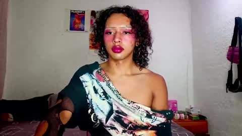 Snapshot of angelsdustxxx chatting on February 12, 6:40 am online show from February 12, 6:40 am