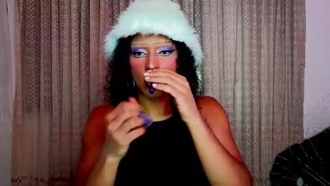 Snapshot of angelsdustxxx chatting on September 26, 6:28 am online show from September 26, 6:28 am