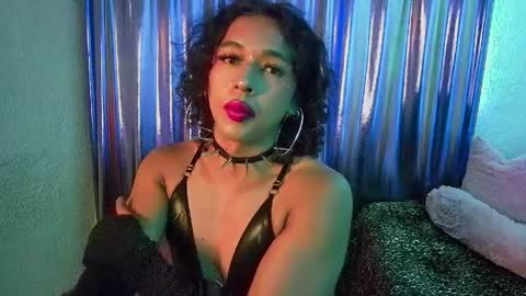Snapshot of angelsdustxxx chatting on June 5, 5:14 am online show from June 5, 5:14 am