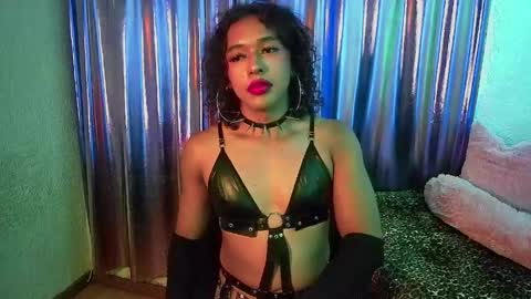 Snapshot of angelsdustxxx chatting on June 5, 6:52 am online show from June 5, 6:52 am