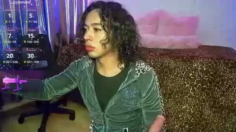 Snapshot of angelsdustxxx chatting on June 29, 3:35 am online show from June 29, 3:35 am