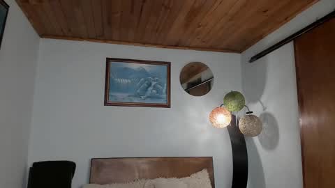 Snapshot of angelx_fox chatting on December 11, 1:15 am Angel Fox online show from December 11, 1:15 am