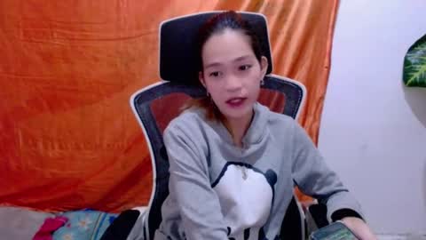 Snapshot of angelyn_slim chatting on July 23, 12:03 pm angelyn_slim online show from July 23, 12:03 pm