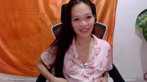 Snapshot of angelyn_slim chatting on July 27, 8:05 pm angelyn_slim online show from July 27, 8:05 pm