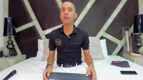 Snapshot of anghel_stone chatting on February 5, 12:27 pm Anghel Stone online show from February 5, 12:27 pm