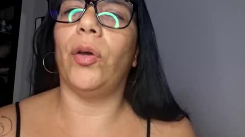 Snapshot of angie0724 chatting on February 12, 11:00 pm Angie0724 online show from February 12, 11:00 pm