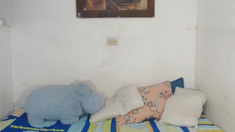 ints marianaroldan945 online show from January 7, 6:38 am