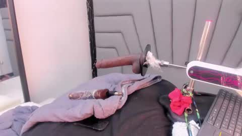 A N G I E.  online show from November 14, 2:10 am