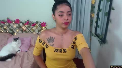 Snapshot of angielee01 chatting on January 11, 11:26 am Angie y Andres online show from January 11, 11:26 am