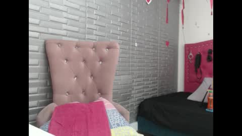 angierot2025 online show from September 9, 12:54 am