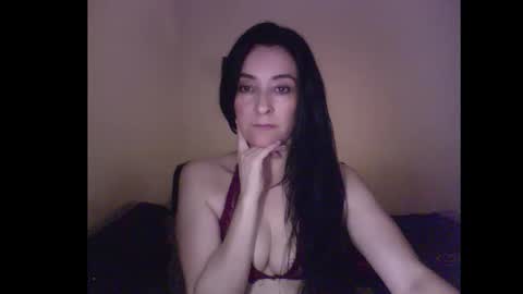 Snapshot of angiesquirt chatting on May 3, 2:06 am VALENTINA online show from May 3, 2:06 am