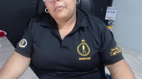 Snapshot of angy_ro12 chatting on April 23, 11:40 pm angy online show from April 23, 11:40 pm