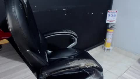 Snapshot of angy_ro12 chatting on June 3, 12:30 pm angy online show from June 3, 12:30 pm