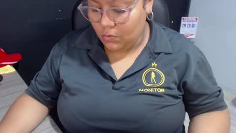 Snapshot of angy_ro12 chatting on June 3, 2:33 pm angy online show from June 3, 2:33 pm