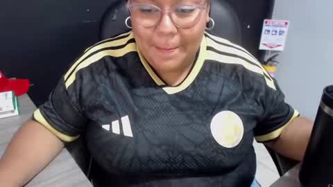 Snapshot of angy_ro12 chatting on June 27, 4:56 pm angy online show from June 27, 4:56 pm