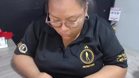 Snapshot of angy_ro12 chatting on June 29, 12:27 pm angy online show from June 29, 12:27 pm