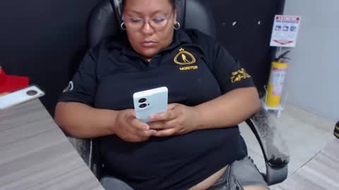 Snapshot of angy_ro12 chatting on July 13, 8:55 pm angy online show from July 13, 8:55 pm