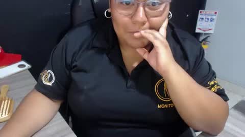 Snapshot of angy_ro12 chatting on July 14, 2:05 am angy online show from July 14, 2:05 am