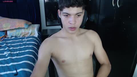 Snapshot of ani_and_ghost chatting on January 26, 9:18 pm David online show from January 26, 9:18 pm