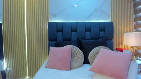 Ania online show from April 21, 9:28 pm