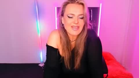 Snapshot of anielafox chatting on September 14, 7:07 am Aniela online show from September 14, 7:07 am