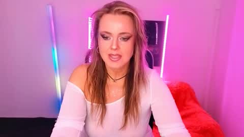 Snapshot of anielafox chatting on September 16, 7:31 am Aniela online show from September 16, 7:31 am