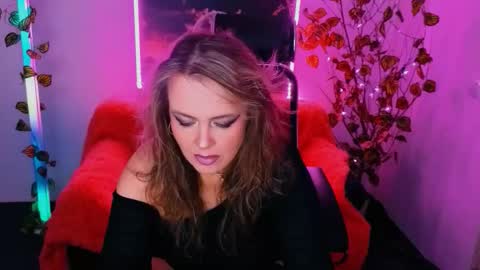 Snapshot of anielafox chatting on October 4, 8:23 am Aniela online show from October 4, 8:23 am