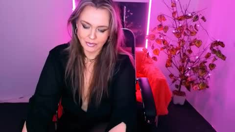 Snapshot of anielafox chatting on November 22, 8:46 am Aniela online show from November 22, 8:46 am