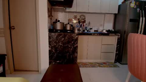 Snapshot of anielli69 chatting on July 5, 9:44 pm laura online show from July 5, 9:44 pm