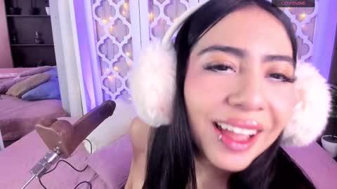 aniie_west online show from February 8, 12:17 pm