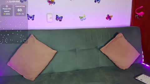 Snapshot of aniiha chatting on February 18, 5:25 am Anii online show from February 18, 5:25 am