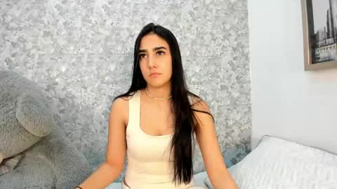 anika_h online show from April 17, 12:19 pm