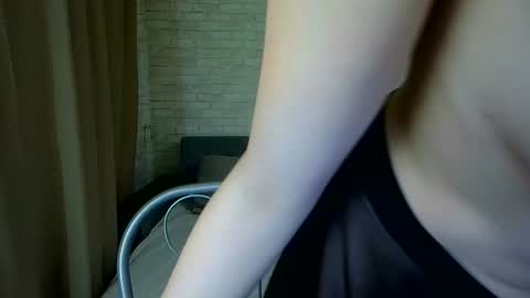 Snapshot of anikabloom chatting on May 5, 10:07 pm anikabloom online show from May 5, 10:07 pm