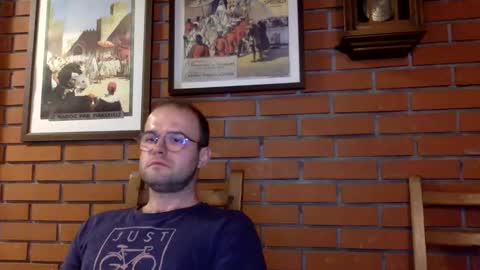 Snapshot of animal_michael chatting on January 25, 5:19 pm animal_michael online show from January 25, 5:19 pm