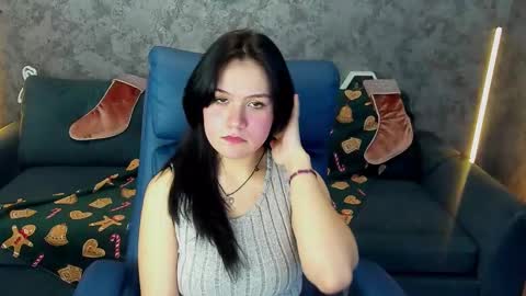 Snapshot of animeedoll chatting on December 17, 4:02 pm animeedoll online show from December 17, 4:02 pm