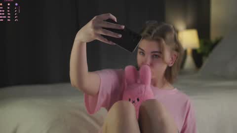 AnishaVivo online show from December 20, 12:12 pm