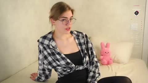 AnishaVivo online show from February 3, 12:43 pm