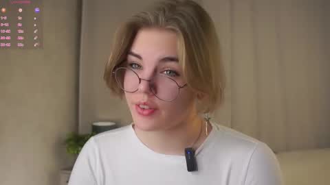 AnishaVivo online show from March 23, 1:48 pm